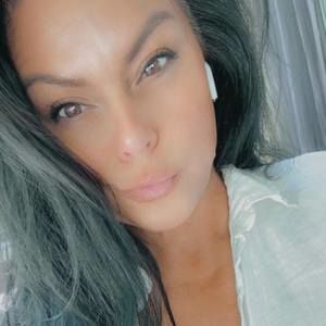 Meet your Posher, Sylvia